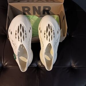 Foam-Style White Men's Slip-On Sneakers